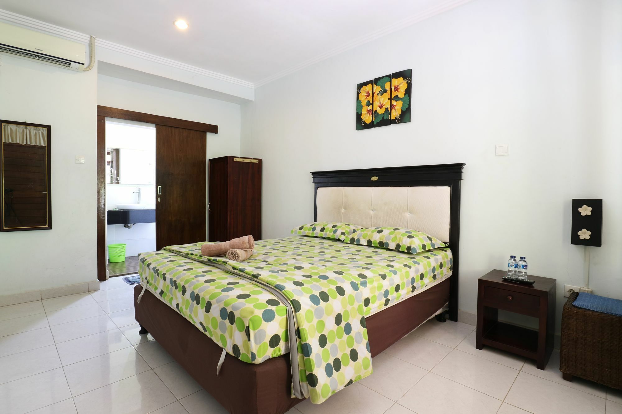Mustika Inn Кута Екстериор снимка