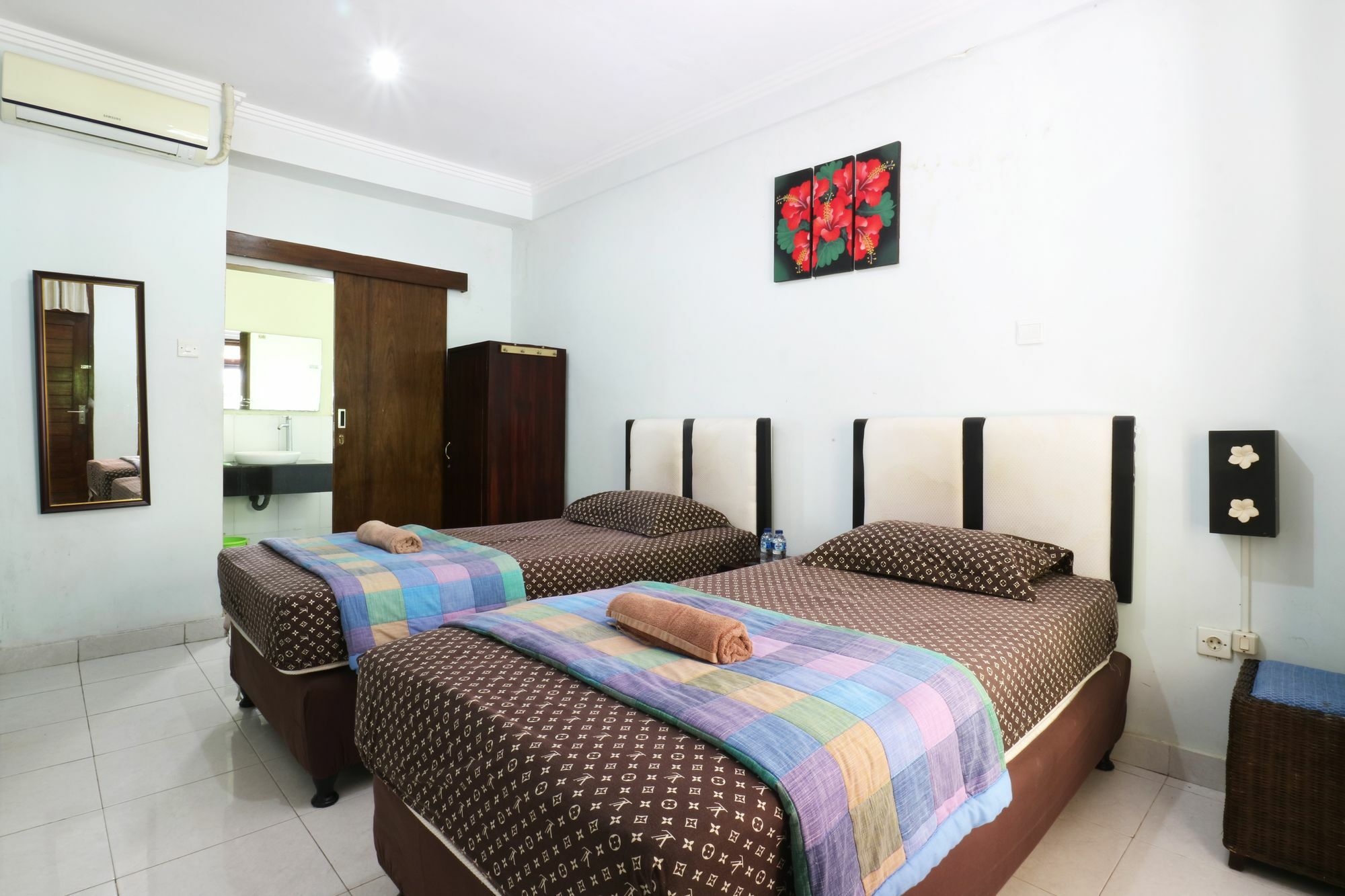 Mustika Inn Кута Екстериор снимка